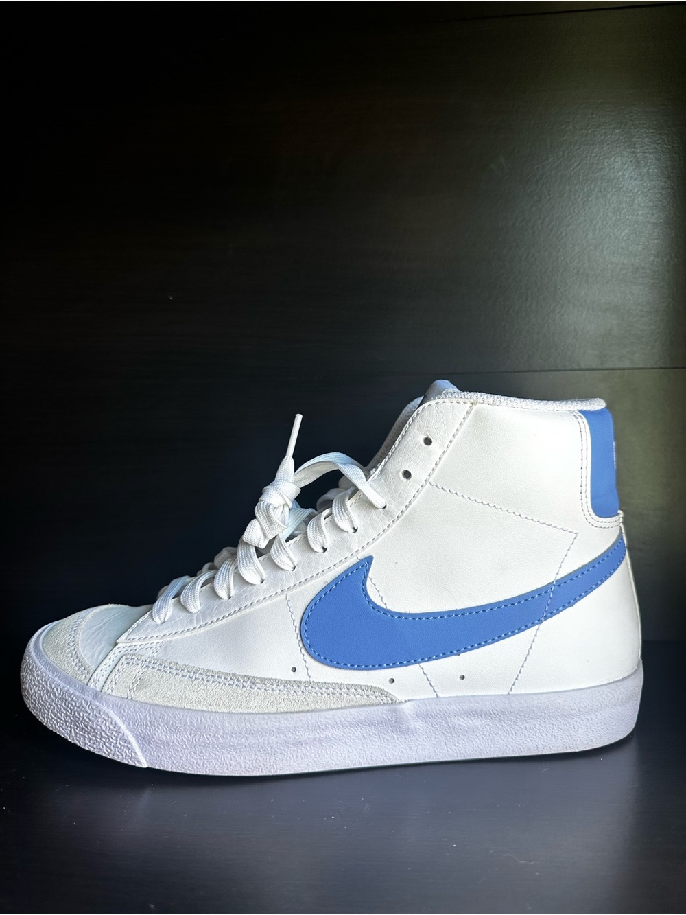 Nike Blazer Mid '77 Womens Size 7Y/8.5W White Royal Pulse DA4086-123 Shoes